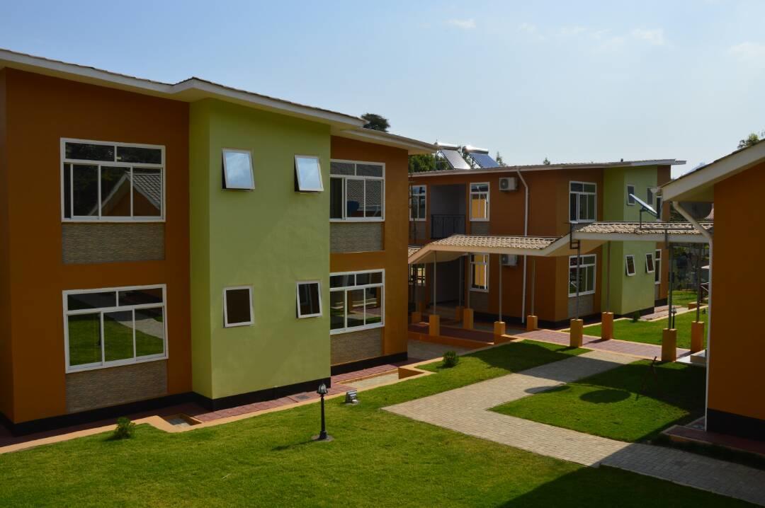 Hotel Desderia Мбея Екстериор снимка