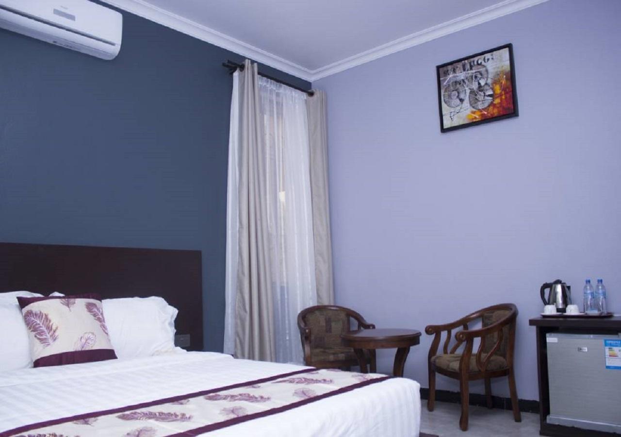 Hotel Desderia Мбея Екстериор снимка